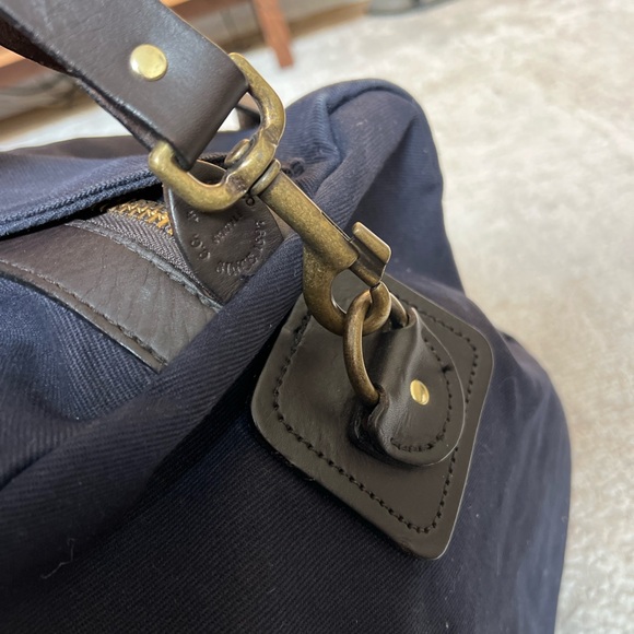 Filson Medium Navy Duffle - EUC - Picture 11 of 14